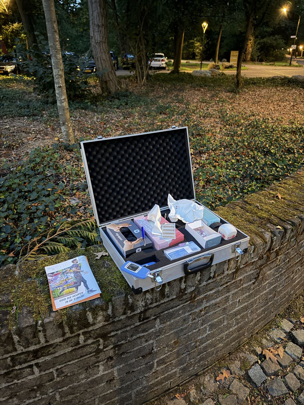 Case with measuring equipment for the lactate test